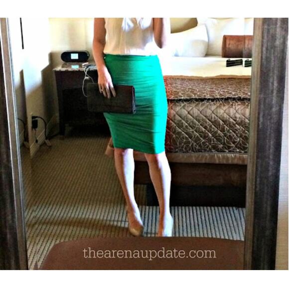 NWT Stitch Fix Renee C Alondra Ruched Pencil Skirt // LP - Picture 6 of 6